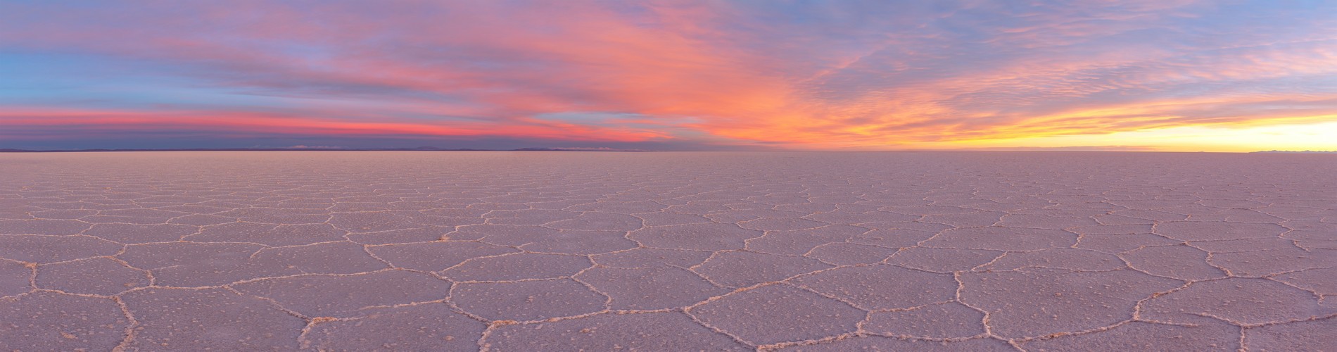 A GUIDE TO THE SALT FLATS OF UYUNI