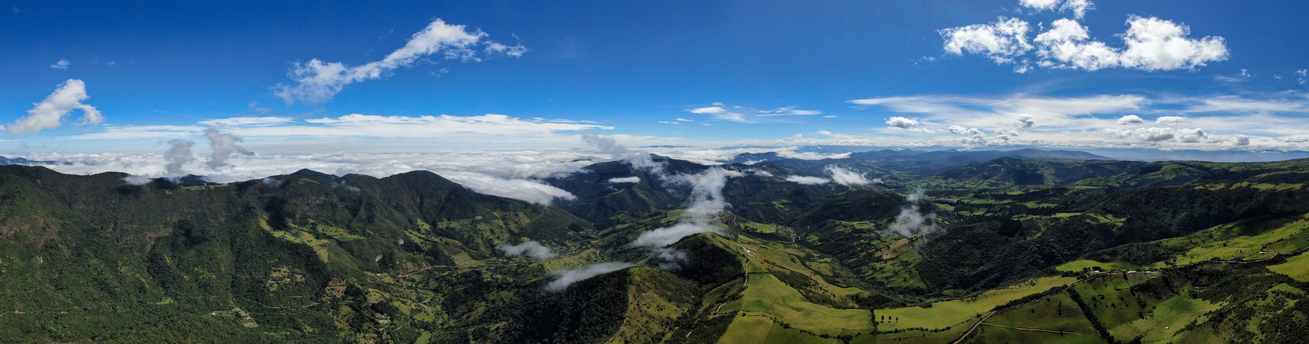 ECUADORIAN HIGHLANDS: THE BEAUTIFUL ENERGY OF ITS PEOPLE
