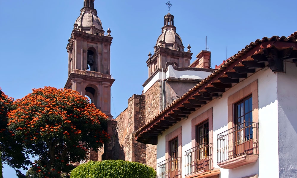 A view of Churches in the Valle de Bravo