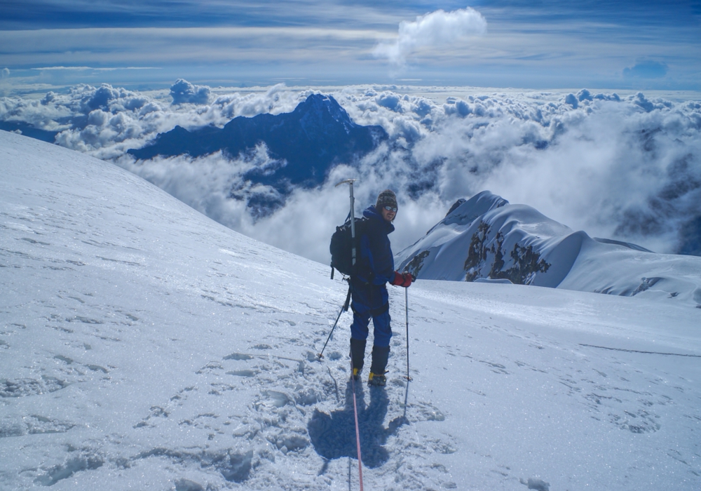 DAY 10 - ASCENT OF HUAYNA POTOSÍ (6088 m) – LA PAZ