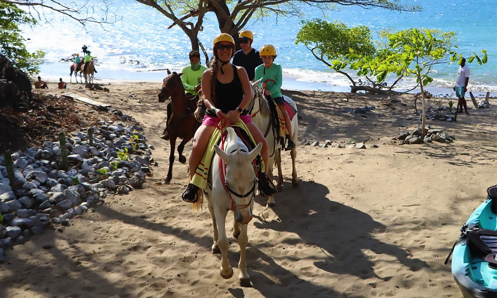 Diamante Animal Sanctuary - Horseback Riding Tour