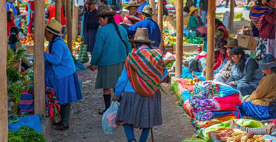Peruvian fresh produce market